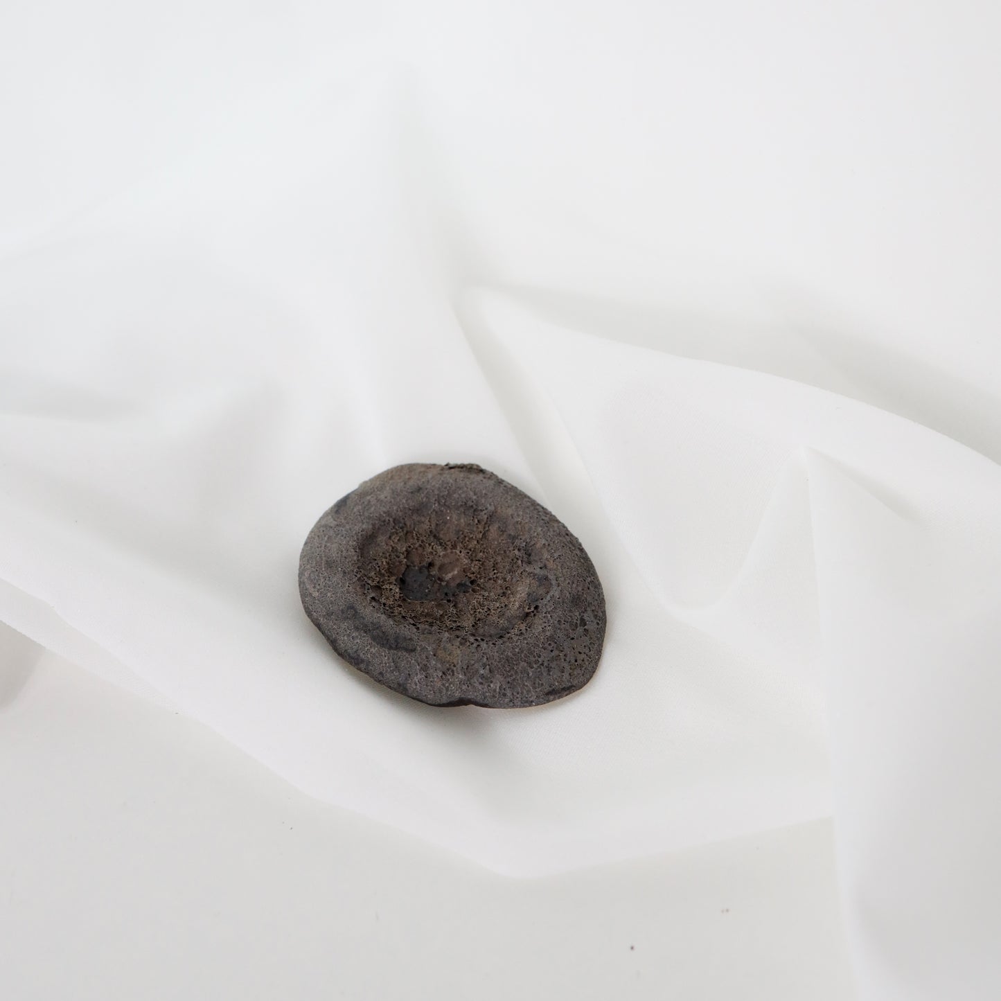 Räucherstäbchen-Halter Mondkrater Pebble